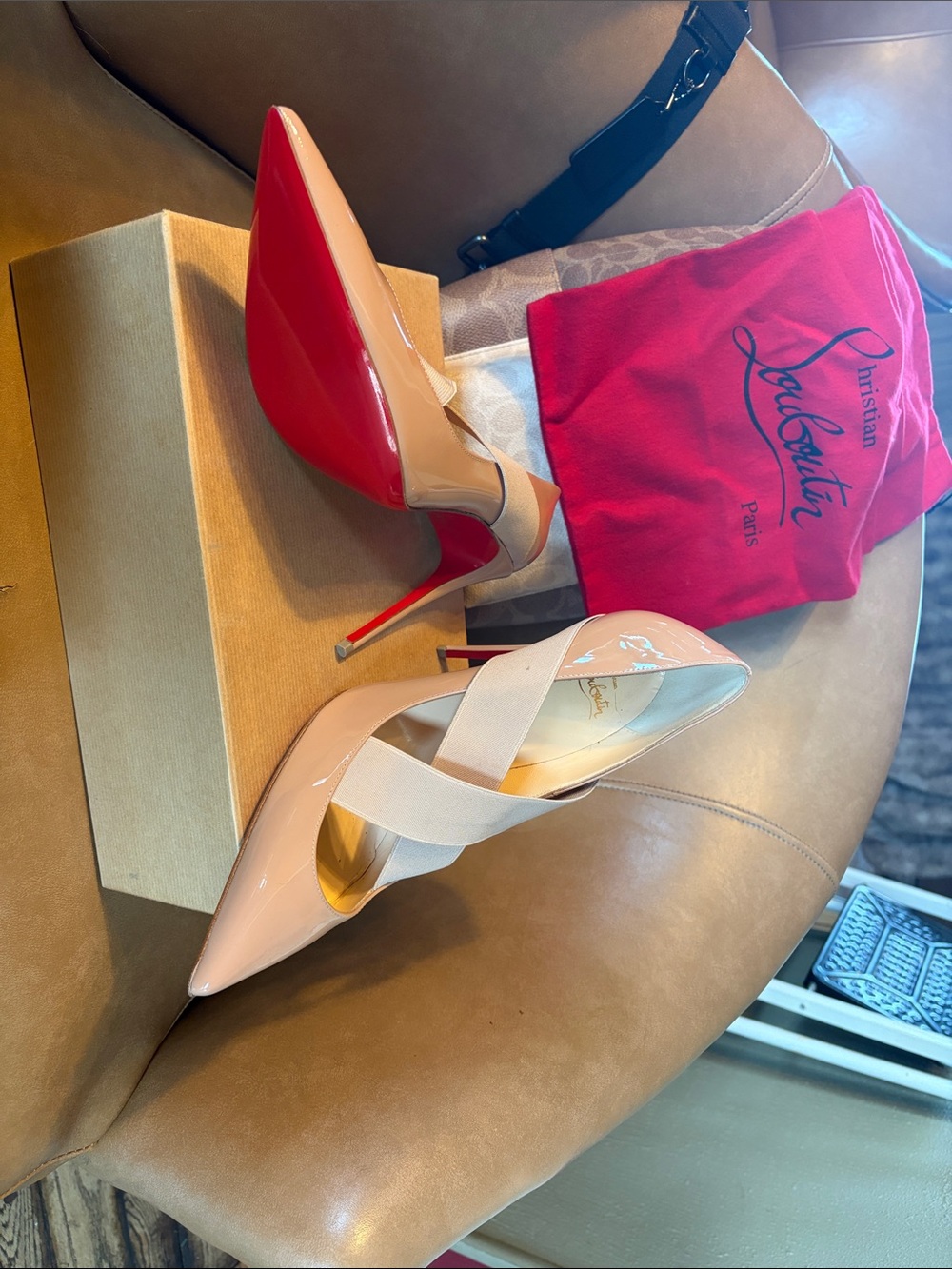 Christian Louboutin Nude - Sharpstagram 39 - Never worn - tried on twice - Picture 4 of 7